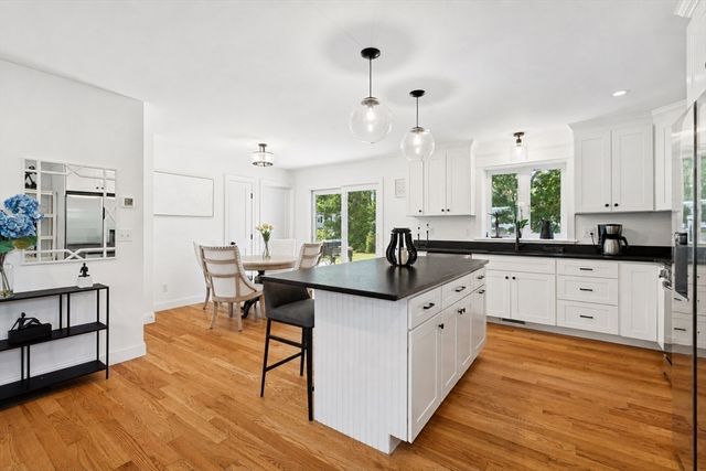140 Broken Bow Ln, Falmouth, MA 02536