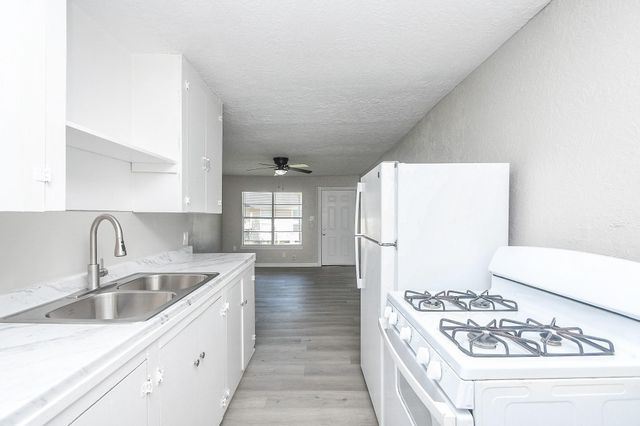 6024 Collingsworth Street 2, Houston, TX 77026