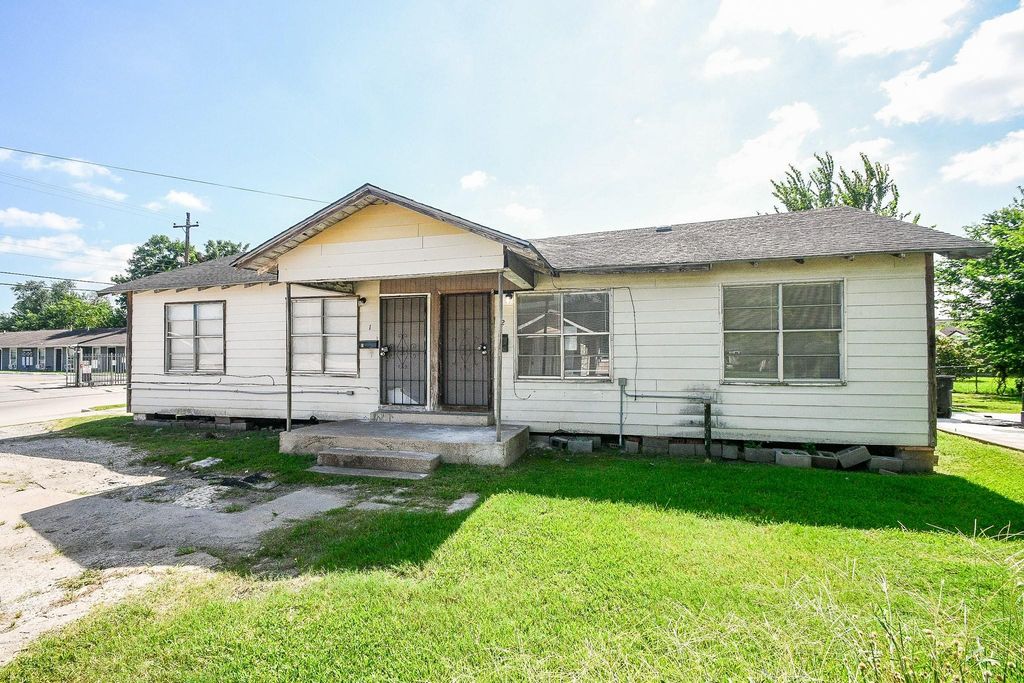 6024 Collingsworth Street 2, Houston, TX 77026