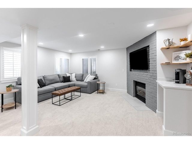 8657 Devinney St, Arvada, CO 80005