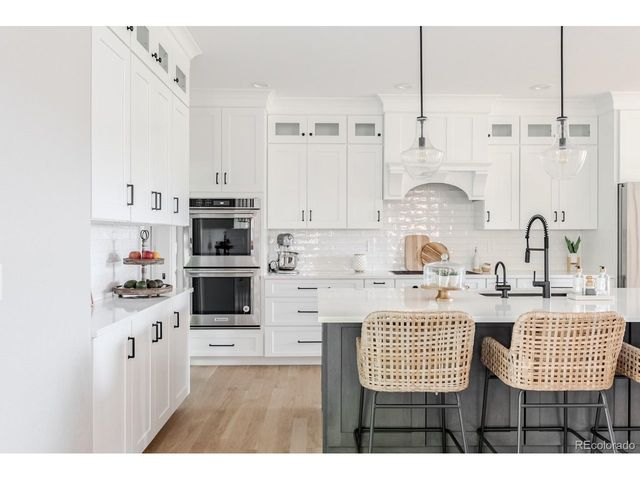 8657 Devinney St, Arvada, CO 80005