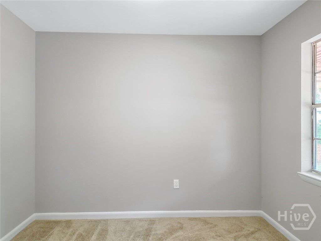 Image 12 of property listing at 3911 5th Street, Savannah, GA 31408