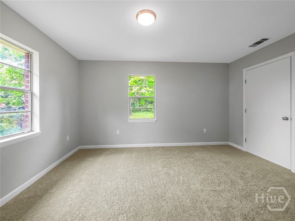 Image 18 of property listing at 3911 5th Street, Savannah, GA 31408