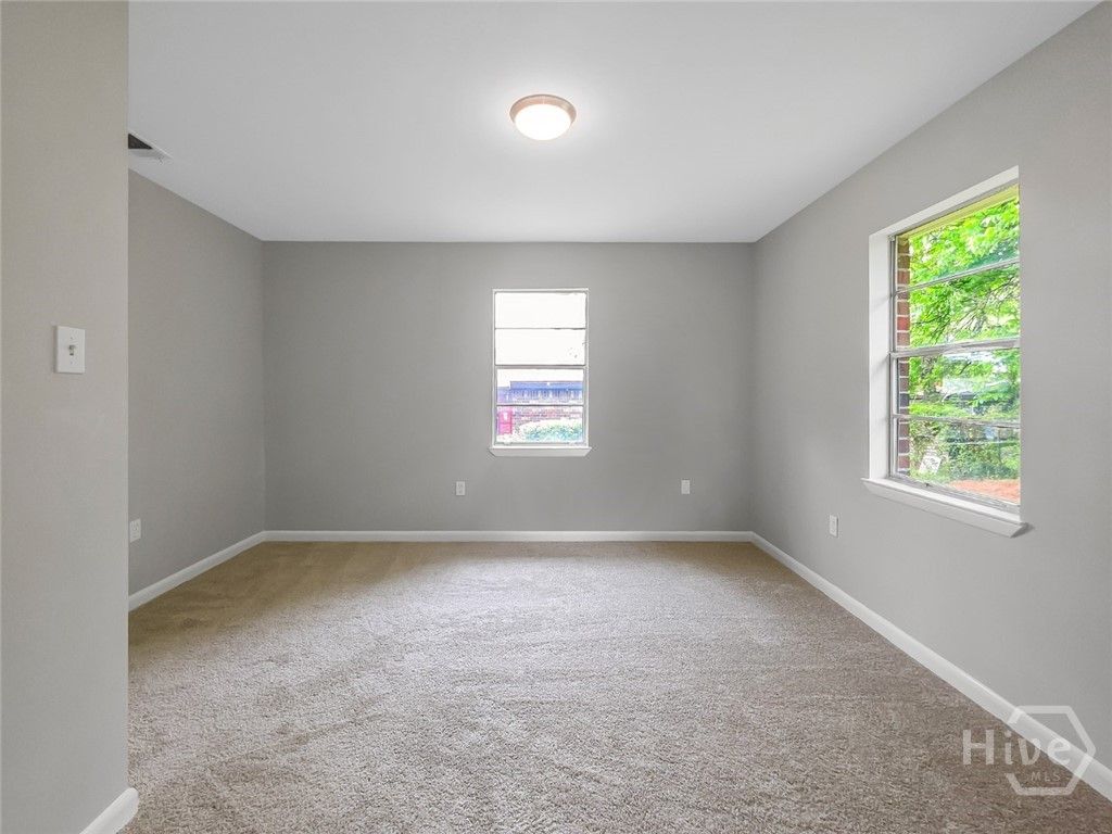 Image 20 of property listing at 3911 5th Street, Savannah, GA 31408
