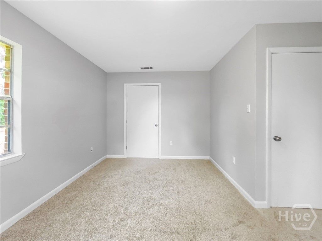 Image 21 of property listing at 3911 5th Street, Savannah, GA 31408