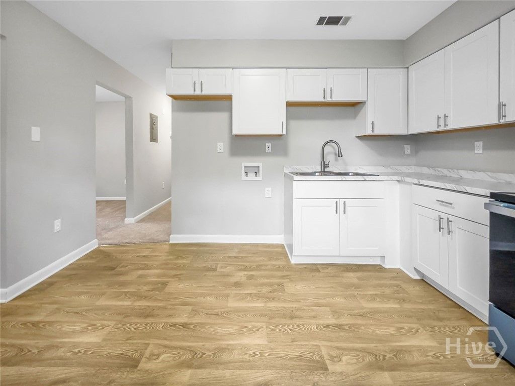 Image 7 of property listing at 3911 5th Street, Savannah, GA 31408