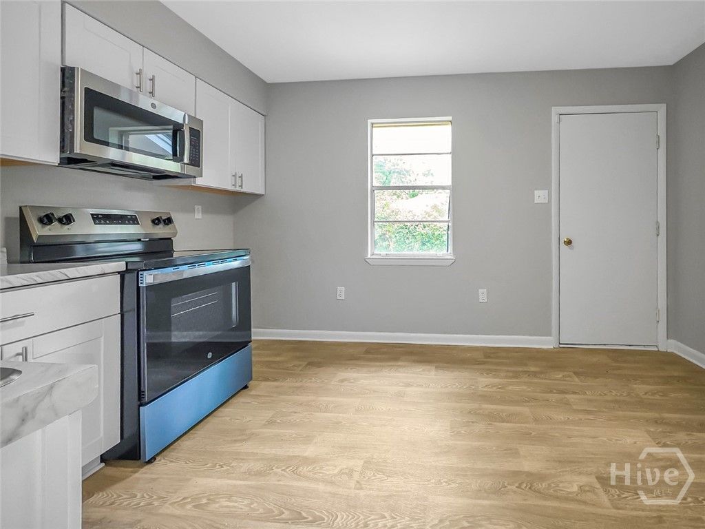 Image 8 of property listing at 3911 5th Street, Savannah, GA 31408