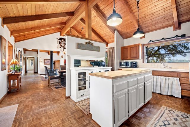 2870 Derrick Dr, Greenwood, CA 95635