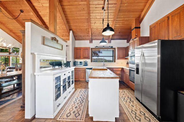 2870 Derrick Dr, Greenwood, CA 95635