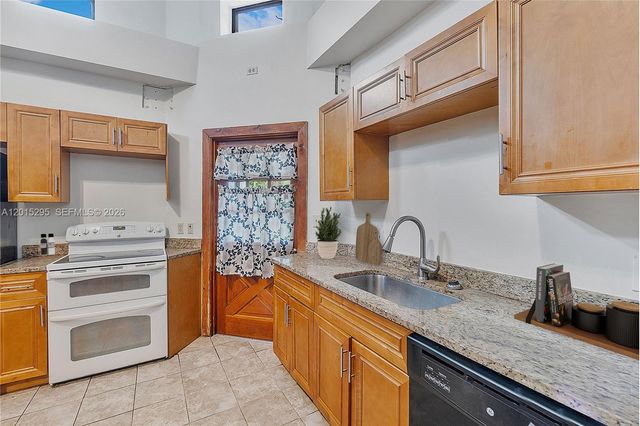 4561 NW 79th Ave, Lauderhill, FL 33351