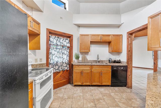4561 NW 79th Ave, Lauderhill, FL 33351