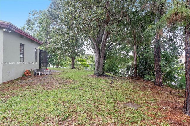 4561 NW 79th Ave, Lauderhill, FL 33351