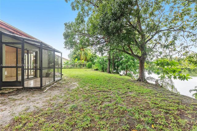 4561 NW 79th Ave, Lauderhill, FL 33351