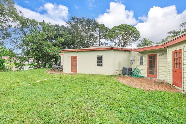4561 NW 79th Ave, Lauderhill, FL 33351