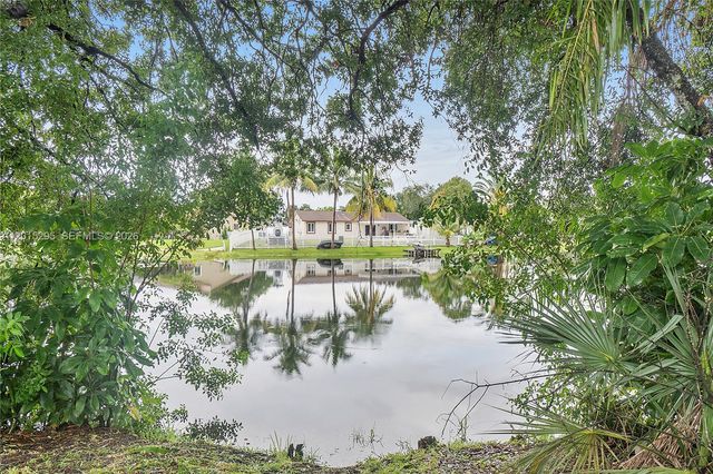 4561 NW 79th Ave, Lauderhill, FL 33351