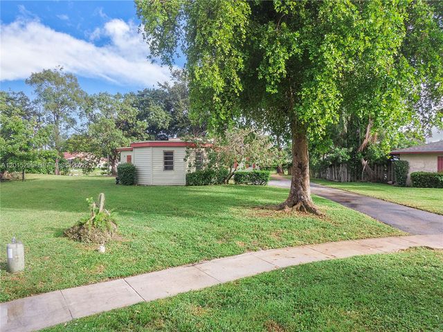 4561 NW 79th Ave, Lauderhill, FL 33351