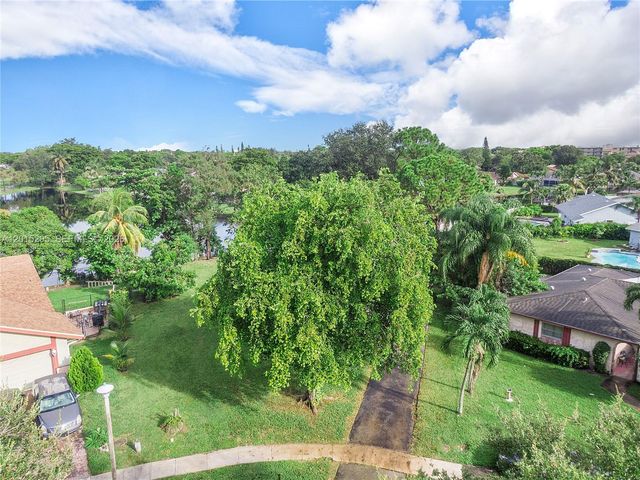 4561 NW 79th Ave, Lauderhill, FL 33351