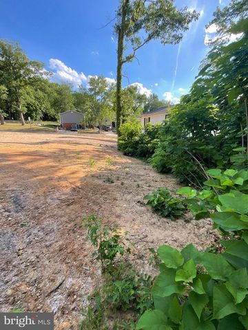 303 ELMLEAF AVE, Capitol Heights, MD 20743