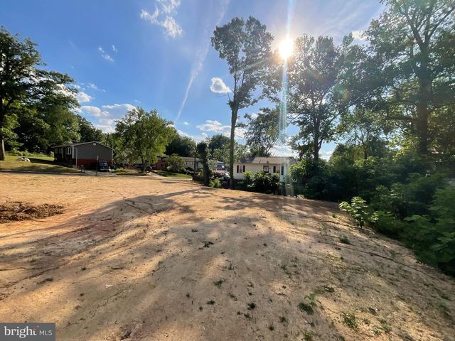 303 ELMLEAF AVE, Capitol Heights, MD 20743