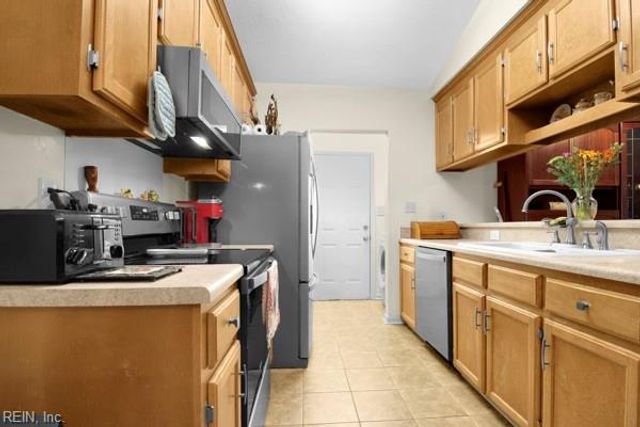 737 Michelle DR, Newport News, VA 23601