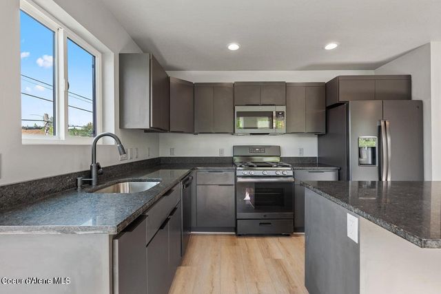 1919 E FRONT AVE, Coeur D'alene, ID 83814