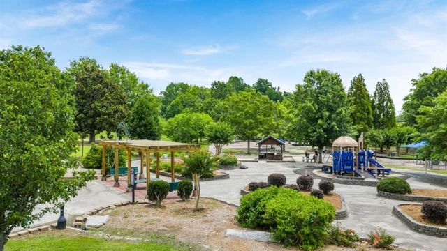 117 Crooked Lake Park, Villa Rica, GA 30180