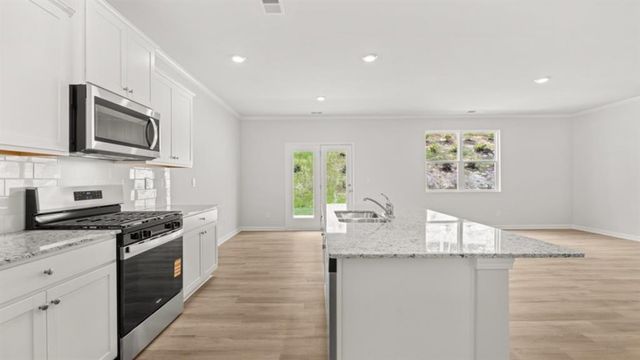 117 Crooked Lake Park, Villa Rica, GA 30180