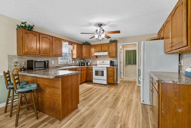 1230 Bark Ridge Circle, Hopkinsville, KY 42240