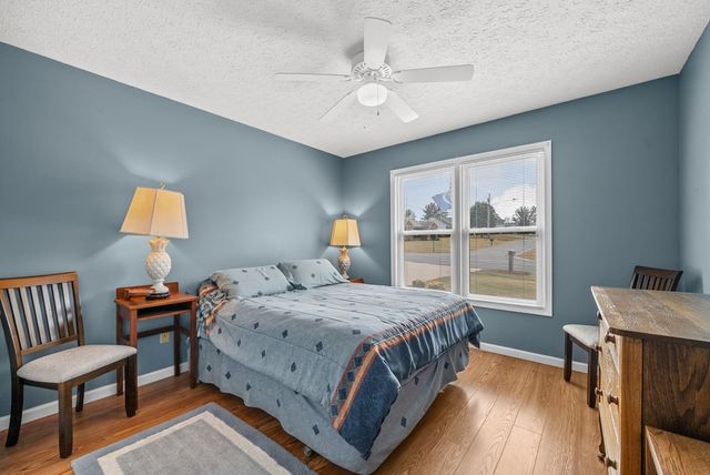 1230 Bark Ridge Circle, Hopkinsville, KY 42240