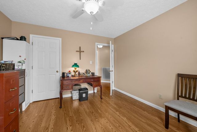 1230 Bark Ridge Circle, Hopkinsville, KY 42240