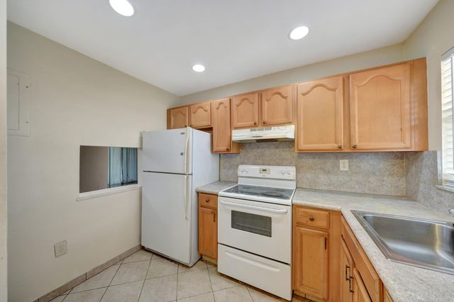 8435 Sunrise Lakes Boulevard 301, Sunrise, FL 33322