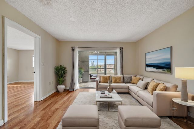8435 Sunrise Lakes Boulevard 301, Sunrise, FL 33322