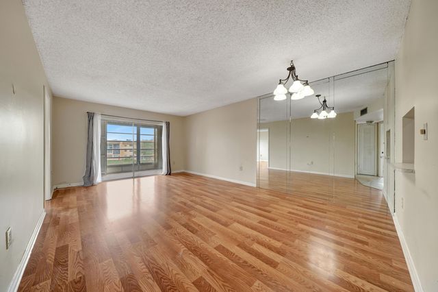 8435 Sunrise Lakes Boulevard 301, Sunrise, FL 33322