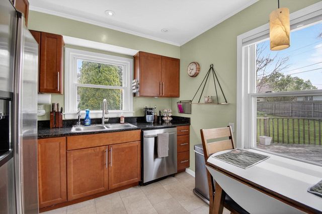 3206 Lakeview CIRCLE, Racine, WI 53402
