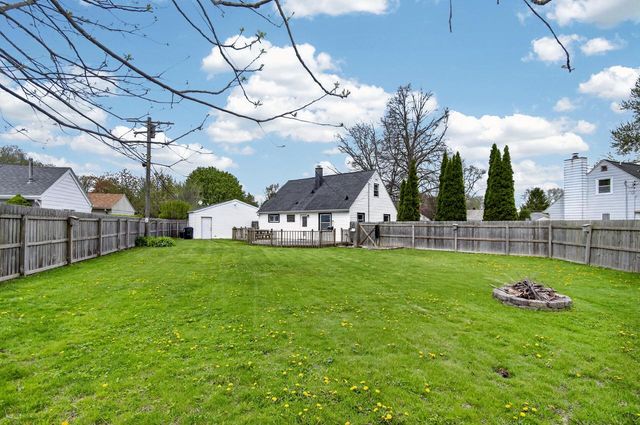 3206 Lakeview CIRCLE, Racine, WI 53402