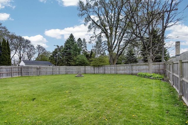 3206 Lakeview CIRCLE, Racine, WI 53402