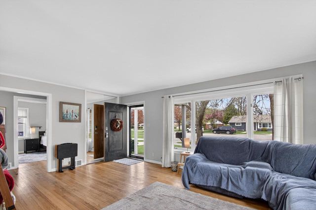 3206 Lakeview CIRCLE, Racine, WI 53402