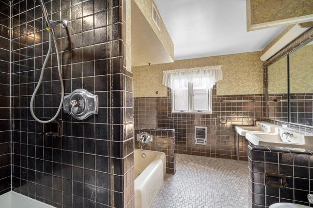 256 Cottage AVENUE, Fond Du Lac, WI 54935