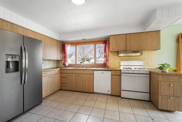 256 Cottage AVENUE, Fond Du Lac, WI 54935