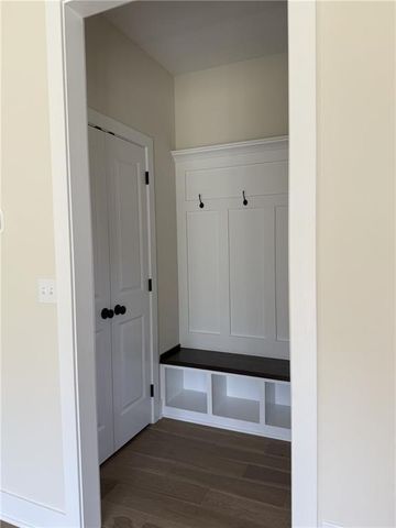 8931 N Poplar Avenue, Kansas City, MO 64156