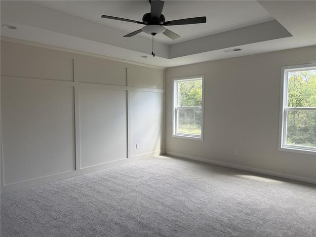 8931 N Poplar Avenue, Kansas City, MO 64156