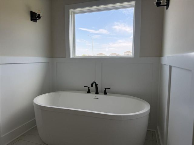 8931 N Poplar Avenue, Kansas City, MO 64156