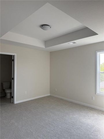 8931 N Poplar Avenue, Kansas City, MO 64156