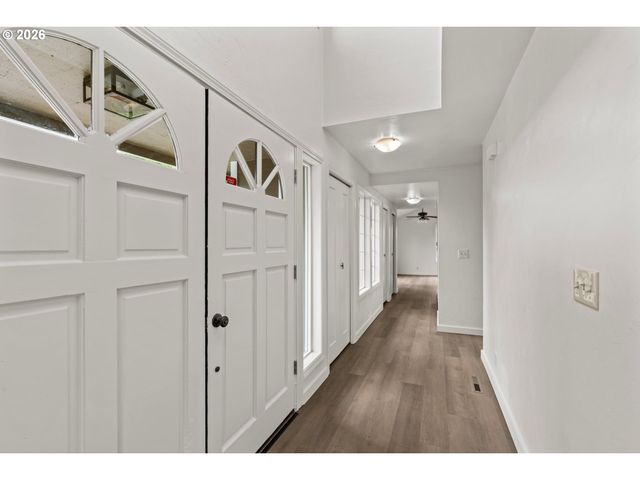 1794 KINGS NORTH St, Eugene, OR 97401