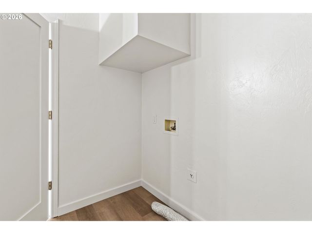 1794 KINGS NORTH St, Eugene, OR 97401