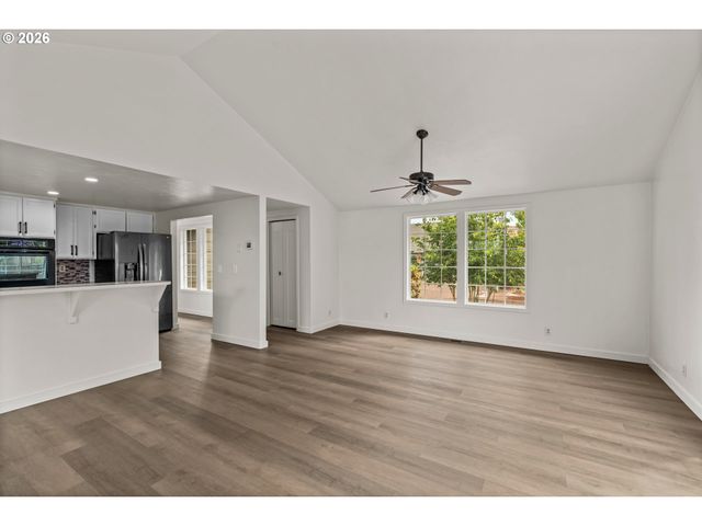 1794 KINGS NORTH St, Eugene, OR 97401