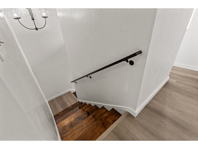 1794 KINGS NORTH St, Eugene, OR 97401