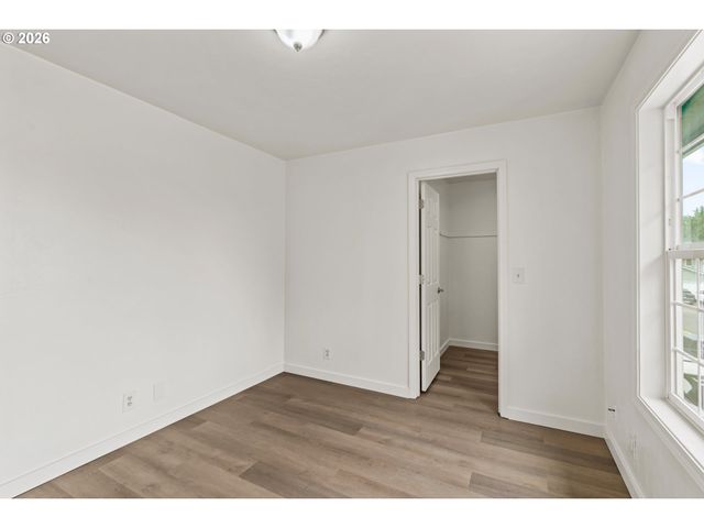 1794 KINGS NORTH St, Eugene, OR 97401