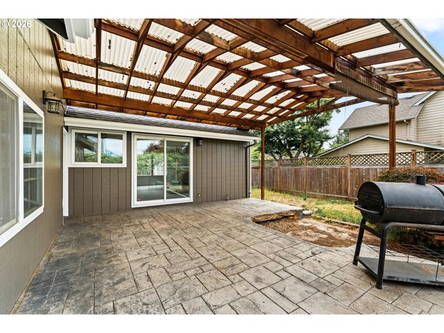 1794 KINGS NORTH St, Eugene, OR 97401
