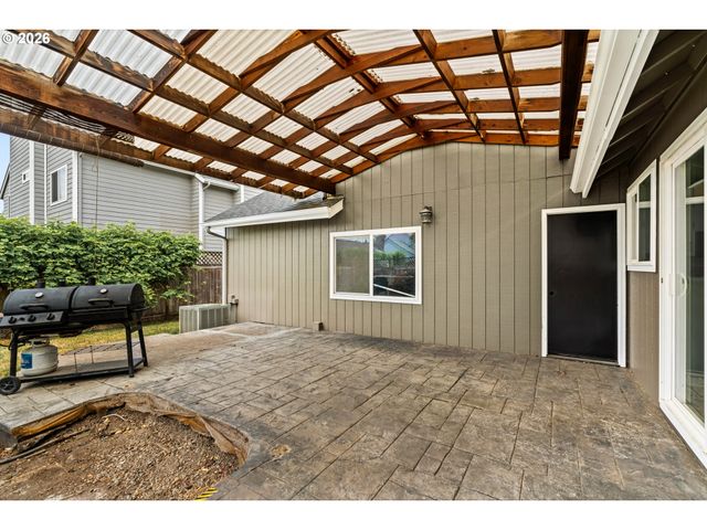 1794 KINGS NORTH St, Eugene, OR 97401
